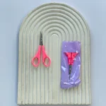 قیچی ابرو ژانومه صورتی با طراحی سبک و خوش‌دست | Janome Eyebrow Scissors
