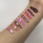 لیپ گلاس حجم‌ دهنده AOZY مدل رود 12 میل | AOZY Plumping Lip Gloss (Road Design) - Image 2